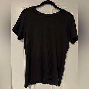 Lululemon Women’s mesh short sleeved shirt.
